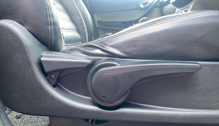 2018 Tata Tiago XZ PETROL, Petrol, Manual, 92,518 km, Driver Side Adjustment Panel