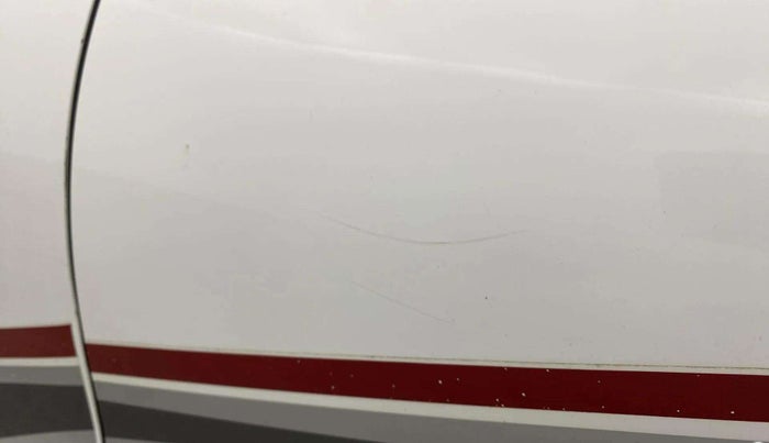 2019 Renault Kwid RXT 1.0 (O), Petrol, Manual, 28,294 km, Rear left door - Minor scratches