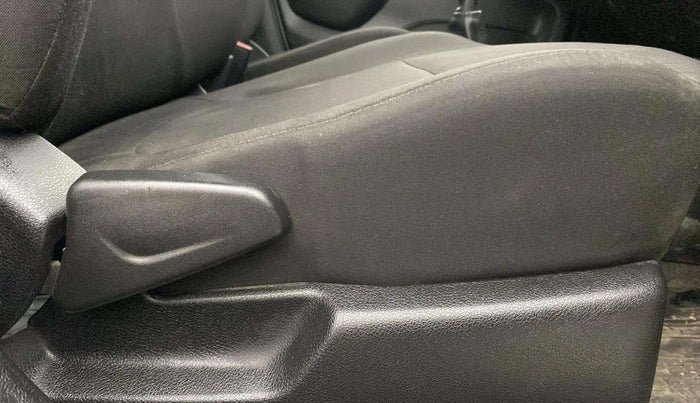 2019 Renault Kwid RXT 1.0 (O), Petrol, Manual, 28,294 km, Driver Side Adjustment Panel