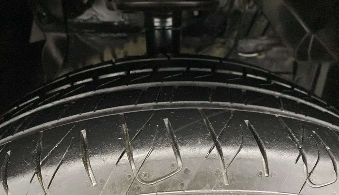 2017 Maruti Vitara Brezza VDI (O), Diesel, Manual, 51,454 km, Right Front Tyre Tread