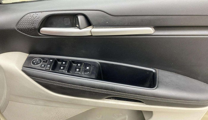 2021 KIA SONET HTX 1.0 IMT, Petrol, Manual, 43,749 km, Driver Side Door Panels Control