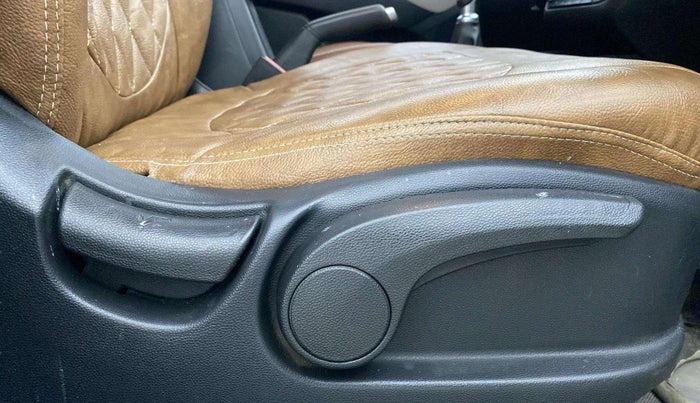 2017 Hyundai Creta SX PLUS AT 1.6 PETROL, Petrol, Automatic, 76,854 km, Driver Side Adjustment Panel