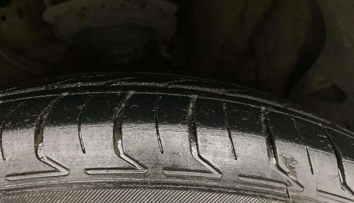 2017 Hyundai Creta SX PLUS AT 1.6 PETROL, Petrol, Automatic, 76,854 km, Right Front Tyre Tread