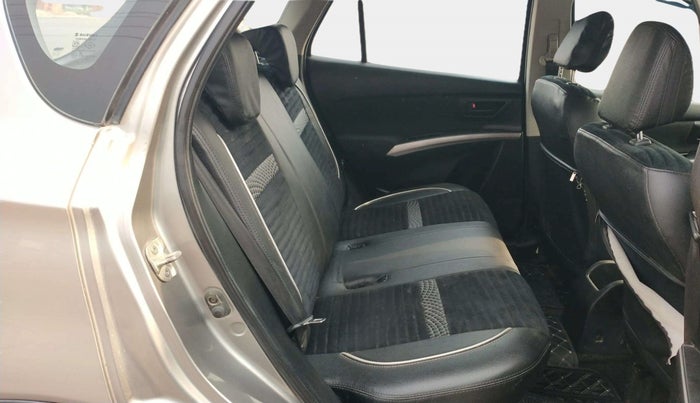 2018 Maruti S Cross SIGMA 1.3, Diesel, Manual, 44,345 km, Right Side Rear Door Cabin