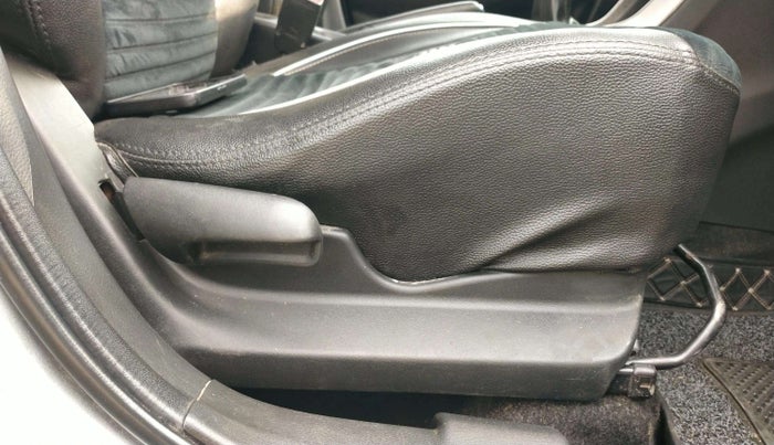 2018 Maruti S Cross SIGMA 1.3, Diesel, Manual, 44,345 km, Driver Side Adjustment Panel