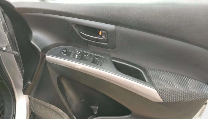 2018 Maruti S Cross SIGMA 1.3, Diesel, Manual, 44,345 km, Driver Side Door Panels Control