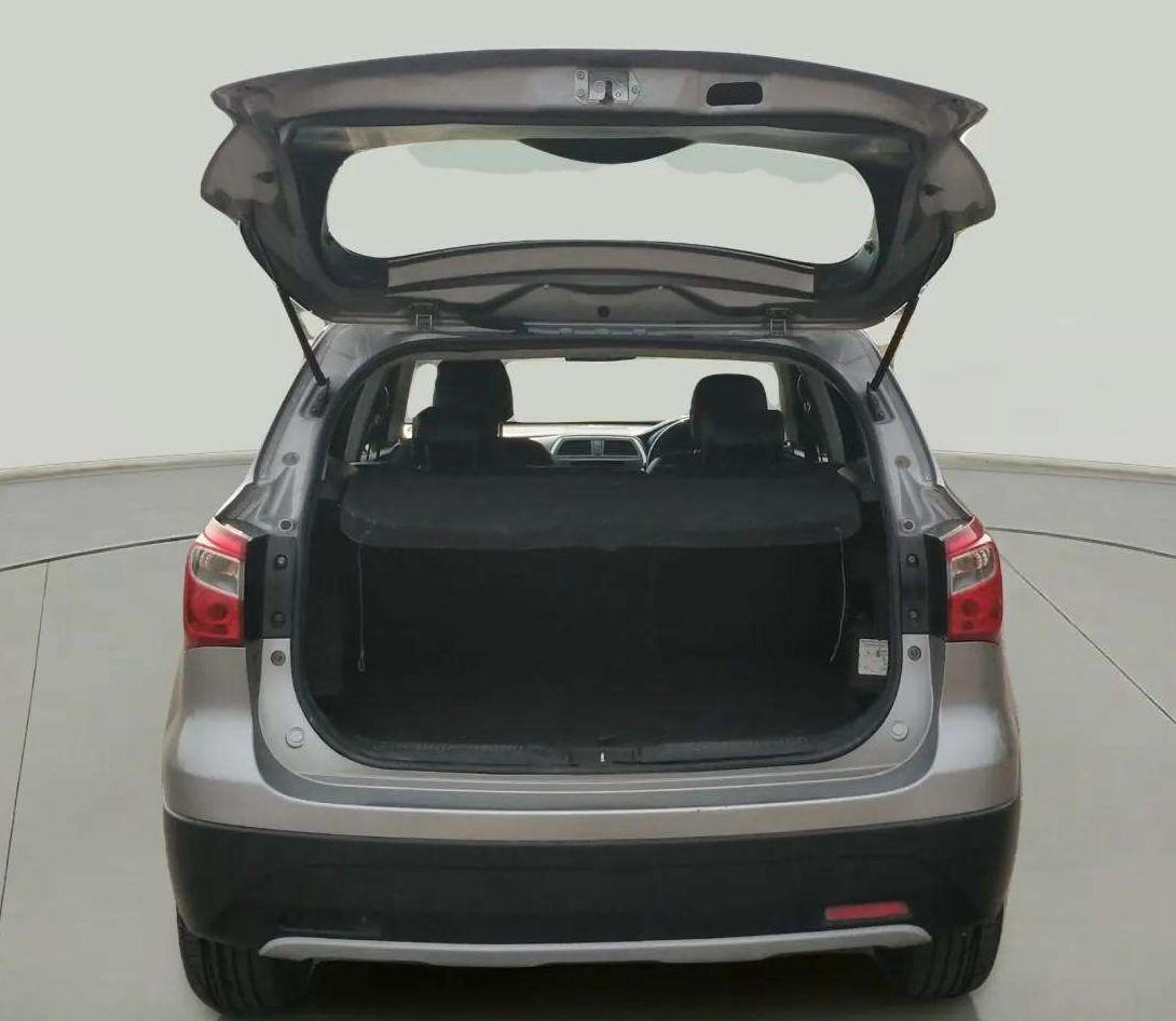 2018 Maruti S Cross SIGMA 1.3, Diesel, Manual, 44,345 km, Boot Inside