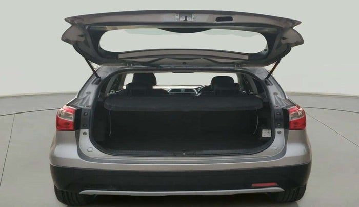 2018 Maruti S Cross SIGMA 1.3, Diesel, Manual, 44,345 km, Boot Inside