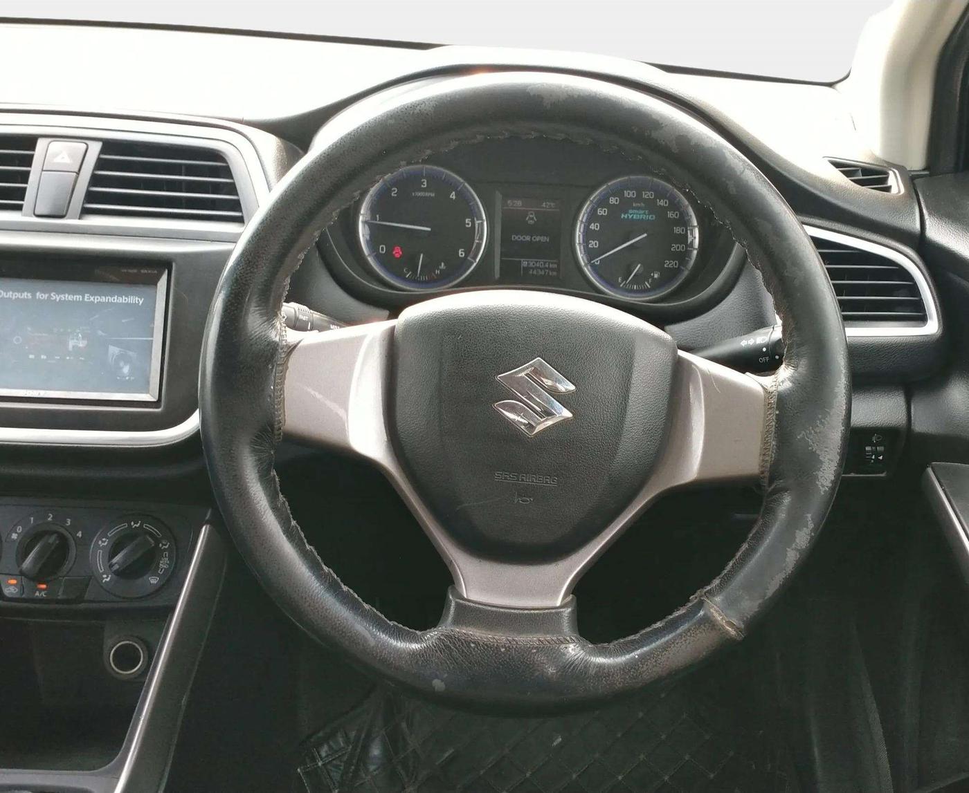 2018 Maruti S Cross SIGMA 1.3, Diesel, Manual, 44,345 km, Steering Wheel Close Up