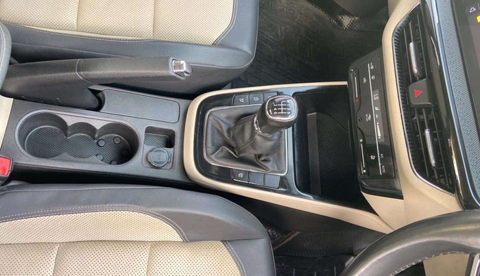 2022 Skoda SLAVIA STYLE 1.0L TSI MT, Petrol, Manual, 85,039 km, Gear Lever
