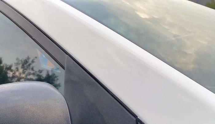 2015 Hyundai Eon ERA +, Petrol, Manual, 69,900 km, Right A pillar - Minor scratches