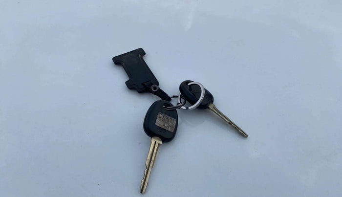 2015 Hyundai Eon ERA +, Petrol, Manual, 69,900 km, Key Close Up