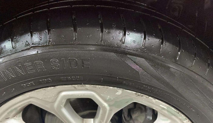 2018 Ford Ecosport TITANIUM + 1.5L PETROL AT, CNG, Automatic, 68,281 km, Right Front Tyre Tread