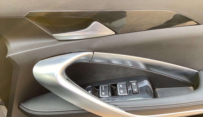 2020 MG HECTOR SHARP 1.5 DCT PETROL, Petrol, Automatic, 30,791 km, Driver Side Door Panels Control