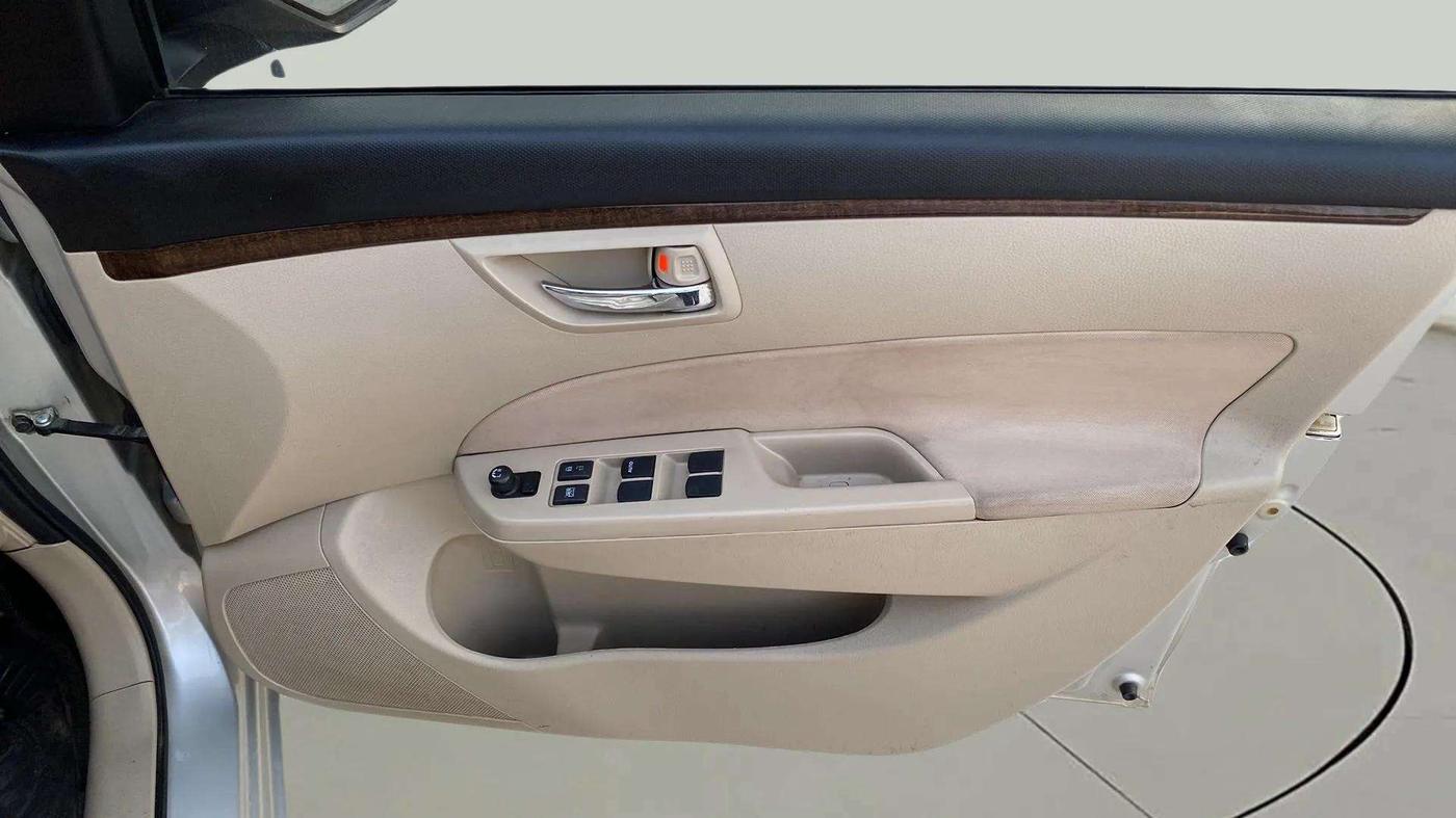 2015 Maruti Swift Dzire VXI, Petrol, Manual, 55,431 km, Driver Side Door Panels Control