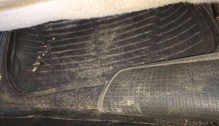 2015 Maruti Swift Dzire VXI, Petrol, Manual, 55,418 km, Flooring - Carpet is minor damage