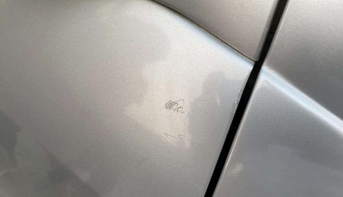 2015 Maruti Swift Dzire VXI, Petrol, Manual, 55,418 km, Driver-side door - Minor scratches