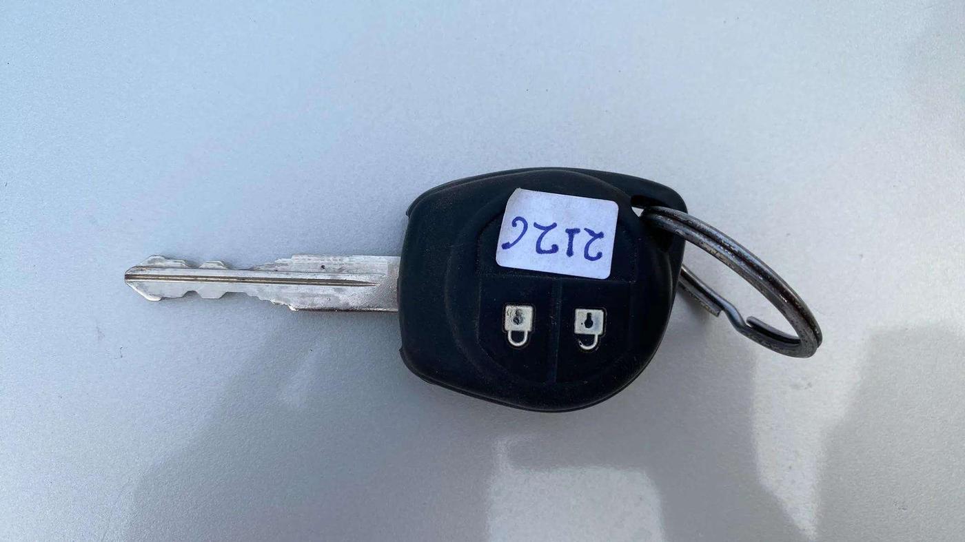 2015 Maruti Swift Dzire VXI, Petrol, Manual, 55,431 km, Key Close Up