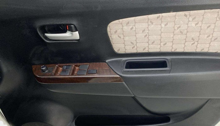 2016 Maruti Wagon R 1.0 VXI, Petrol, Manual, 48,537 km, Driver Side Door Panels Control