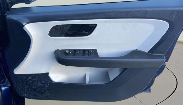 2023 Tata ALTROZ XM PLUS PETROL, Petrol, Manual, 11,290 km, Driver Side Door Panels Control
