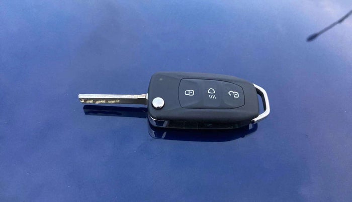 2023 Tata ALTROZ XM PLUS PETROL, Petrol, Manual, 11,290 km, Key Close Up