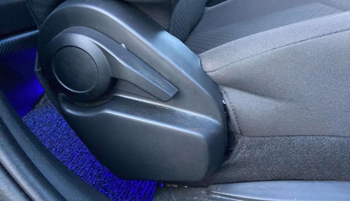 2023 Tata ALTROZ XM PLUS PETROL, Petrol, Manual, 11,290 km, Driver Side Adjustment Panel