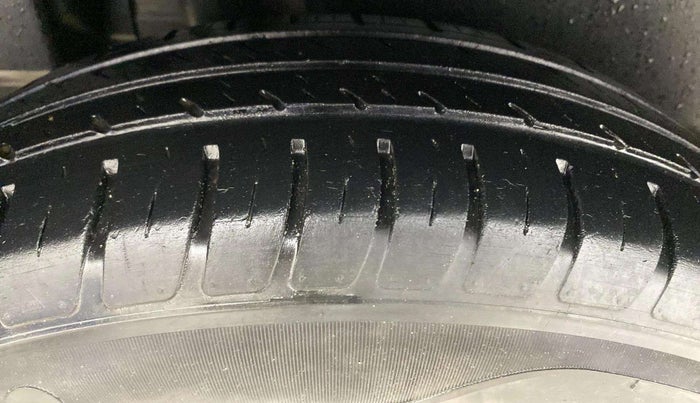 2018 Maruti Dzire VXI, Petrol, Manual, 27,685 km, Right Rear Tyre Tread