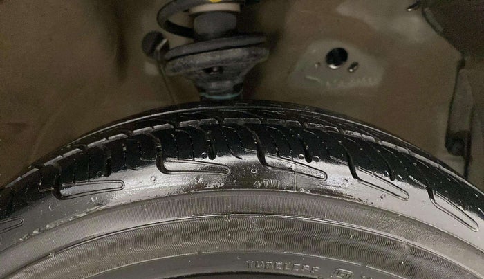 2016 Maruti Wagon R 1.0 VXI, Petrol, Manual, 26,961 km, Left Front Tyre Tread
