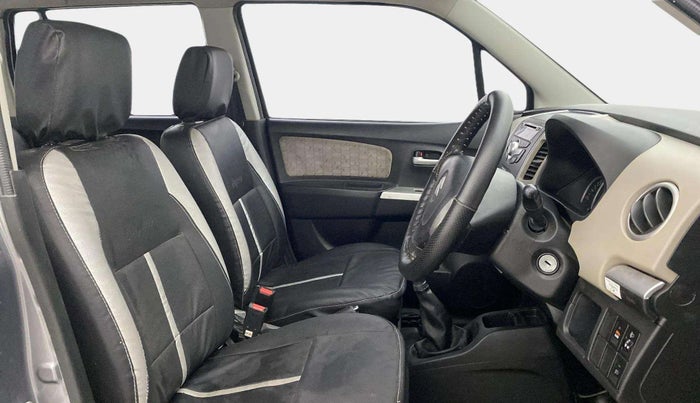 2016 Maruti Wagon R 1.0 VXI, Petrol, Manual, 26,961 km, Right Side Front Door Cabin