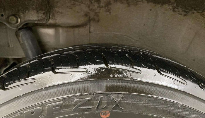 2016 Maruti Wagon R 1.0 VXI, Petrol, Manual, 26,961 km, Right Rear Tyre Tread
