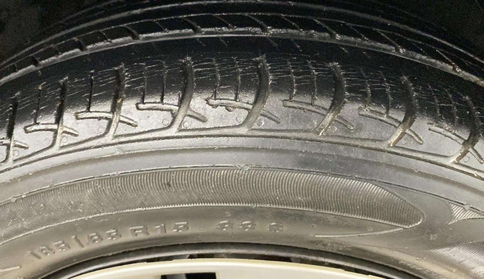 2017 Maruti Baleno DELTA PETROL 1.2, Petrol, Manual, 29,763 km, Right Front Tyre Tread