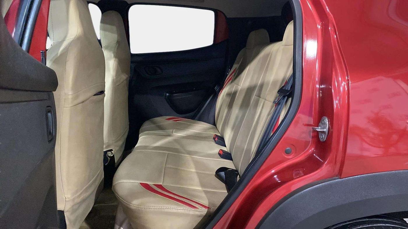 2023 Renault Kwid RXT 1.0, Petrol, Manual, 6,861 km, Right Side Rear Door Cabin