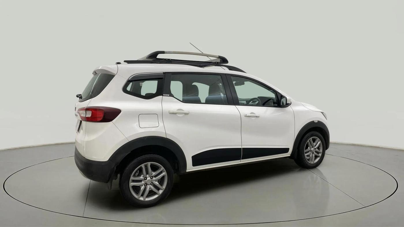 2019 Renault TRIBER RXZ, Petrol, Manual, 25,102 km, Right Back Diagonal