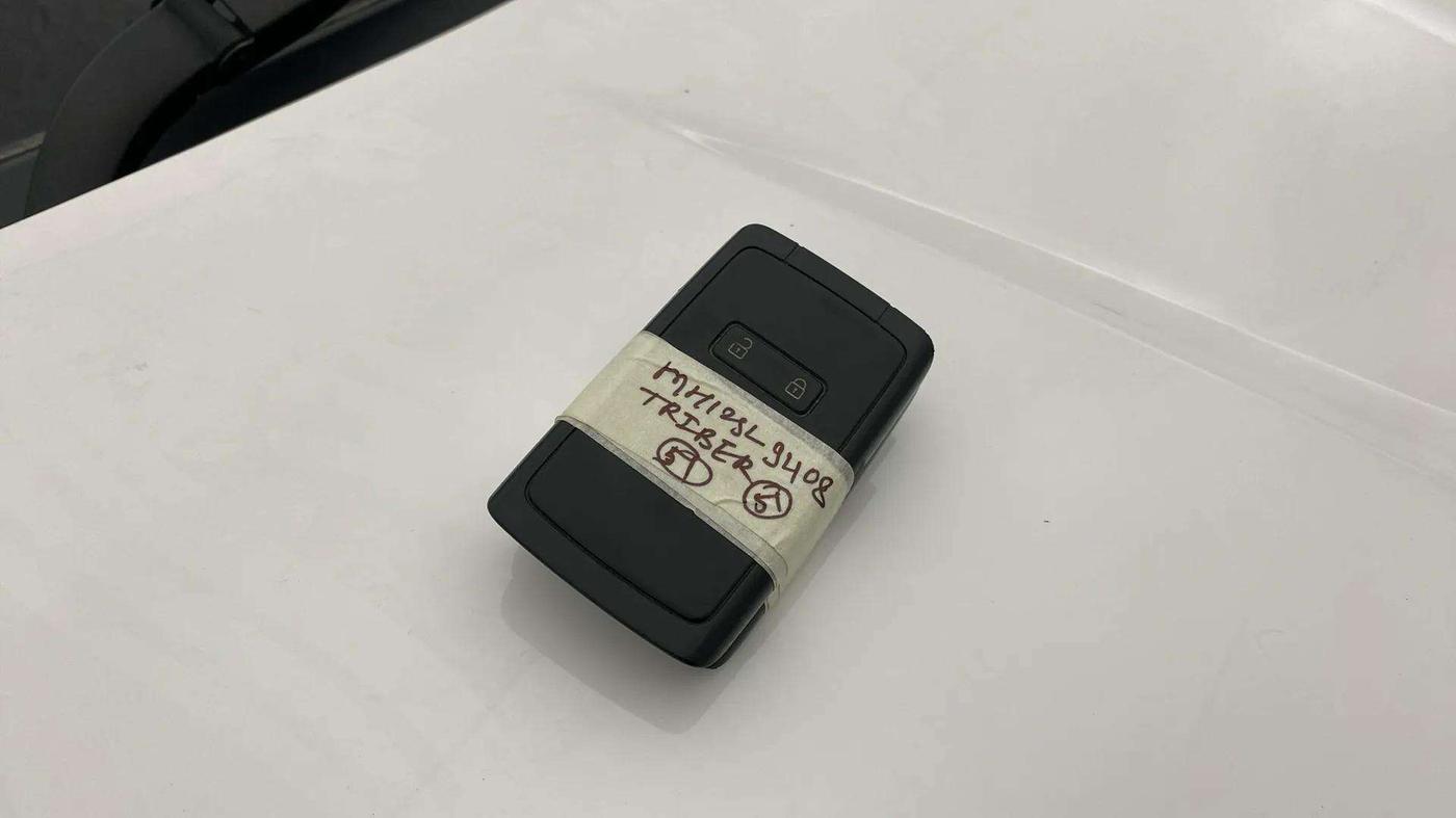 2019 Renault TRIBER RXZ, Petrol, Manual, 25,102 km, Key Close Up
