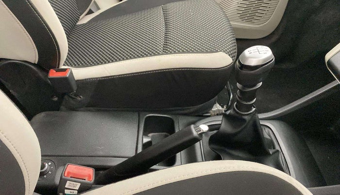 2019 Renault TRIBER RXZ, Petrol, Manual, 25,102 km, Gear Lever