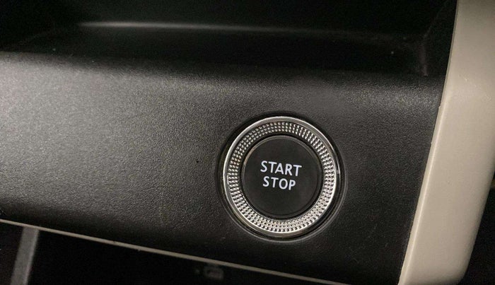 2019 Renault TRIBER RXZ, Petrol, Manual, 25,102 km, Keyless Start/ Stop Button