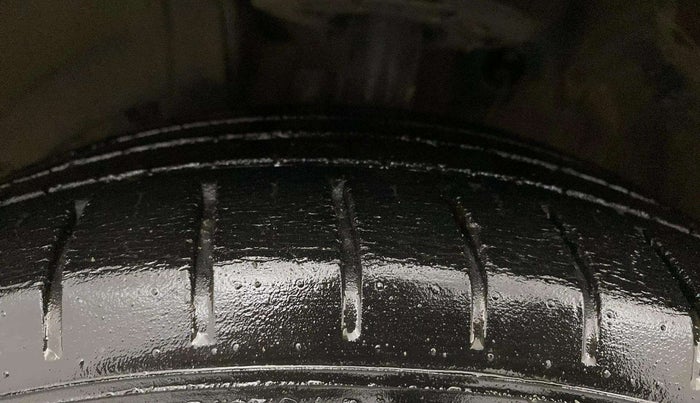 2020 Maruti Baleno ZETA CVT PETROL 1.2, Petrol, Automatic, 44,248 km, Left Front Tyre Tread