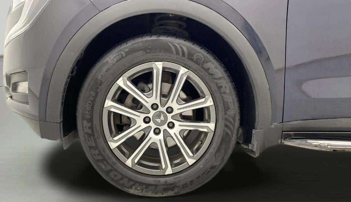 2022 Mahindra XUV700 AX 7 LUXURY P AT 7 STR, Petrol, Automatic, 65,848 km, Left Front Wheel