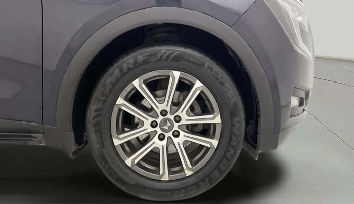 2022 Mahindra XUV700 AX 7 LUXURY P AT 7 STR, Petrol, Automatic, 65,848 km, Right Front Wheel