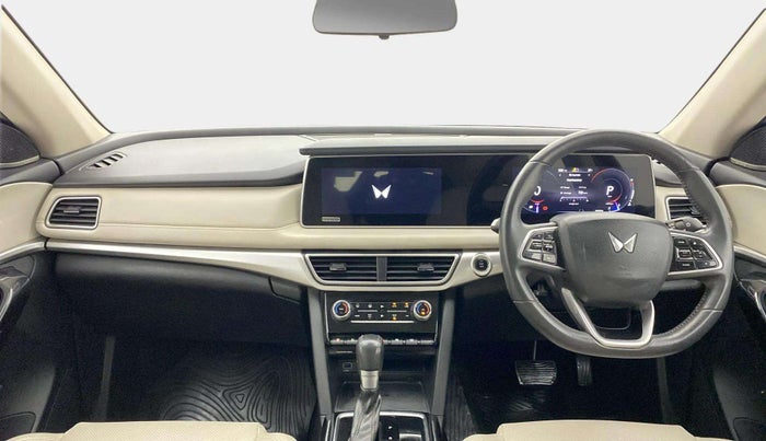 2022 Mahindra XUV700 AX 7 LUXURY P AT 7 STR, Petrol, Automatic, 65,848 km, Dashboard
