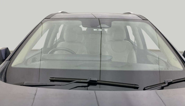 2022 Mahindra XUV700 AX 7 LUXURY P AT 7 STR, Petrol, Automatic, 65,848 km, Front Windshield