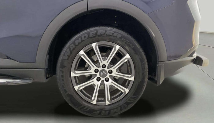 2022 Mahindra XUV700 AX 7 LUXURY P AT 7 STR, Petrol, Automatic, 65,848 km, Left Rear Wheel