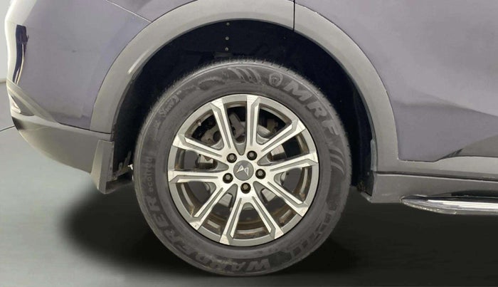 2022 Mahindra XUV700 AX 7 LUXURY P AT 7 STR, Petrol, Automatic, 65,848 km, Right Rear Wheel