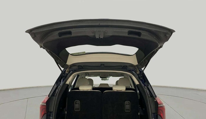 2022 Mahindra XUV700 AX 7 LUXURY P AT 7 STR, Petrol, Automatic, 65,848 km, Boot Door Open