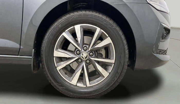 2022 Skoda SLAVIA STYLE 1.0L TSI MT, Petrol, Manual, 38,681 km, Right Front Wheel