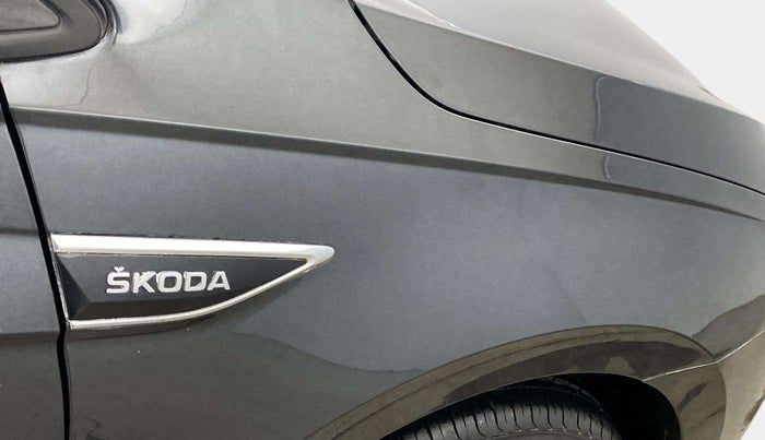 2022 Skoda SLAVIA STYLE 1.0L TSI MT, Petrol, Manual, 38,681 km, Right fender - Minor scratches