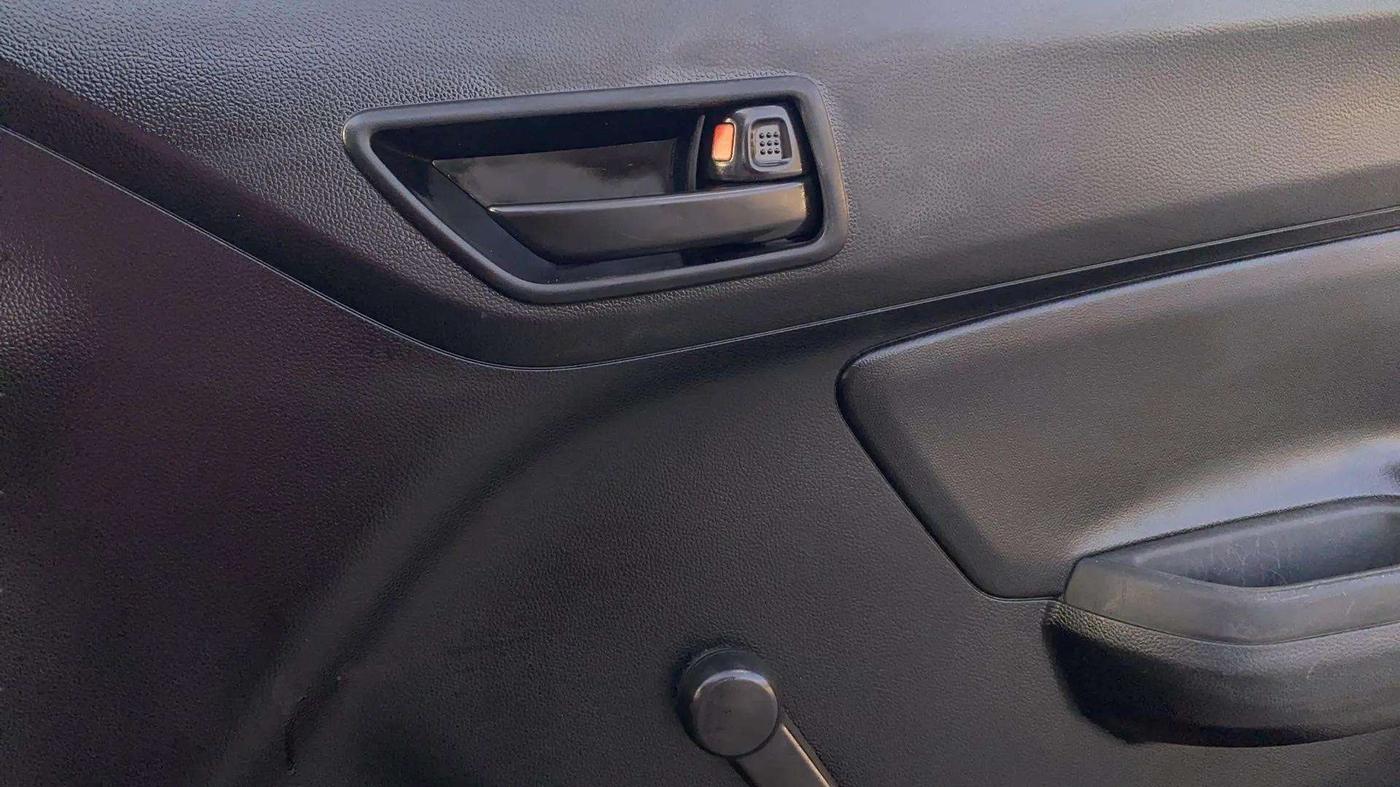 2018 Maruti Swift LXI, Petrol, Manual, 74,961 km, Driver Side Door Panels Control