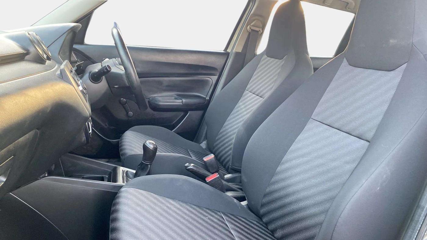 2018 Maruti Swift LXI, Petrol, Manual, 74,961 km, Right Side Front Door Cabin