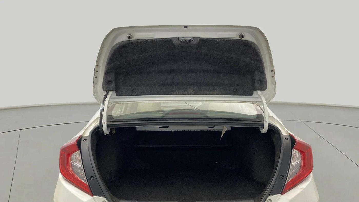 2019 Honda Civic 1.8L I-VTEC VX CVT, Petrol, Automatic, 39,768 km, Boot Door Open