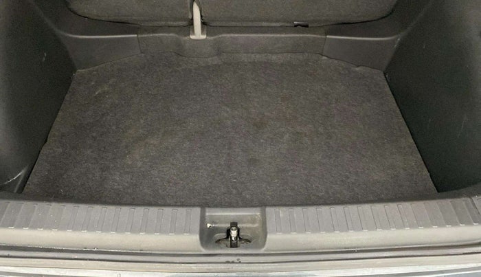 2021 Volkswagen TAIGUN GT 1.5 TSI MT, Petrol, Manual, 17,075 km, Boot Inside